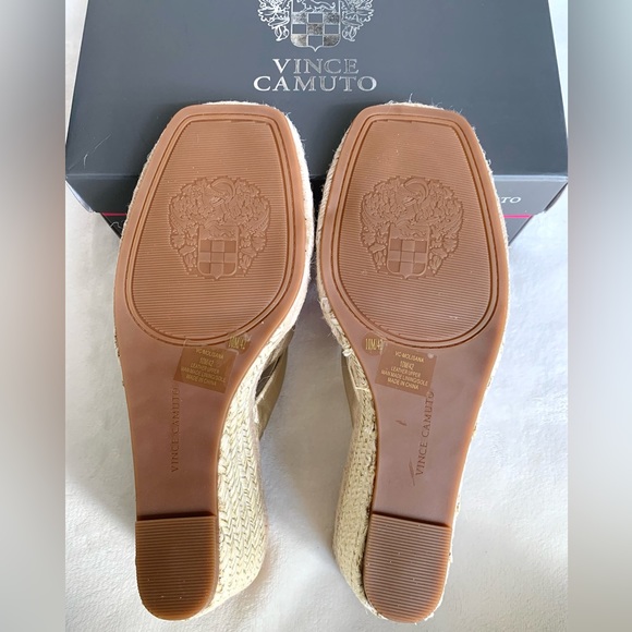 VINCE CAMUTO MOLISANA WEDGE - Picture 4 of 16
